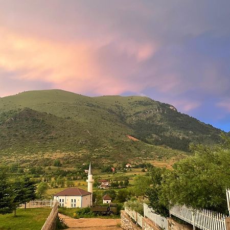 Lura Hotel Fushe-Lure Exterior photo