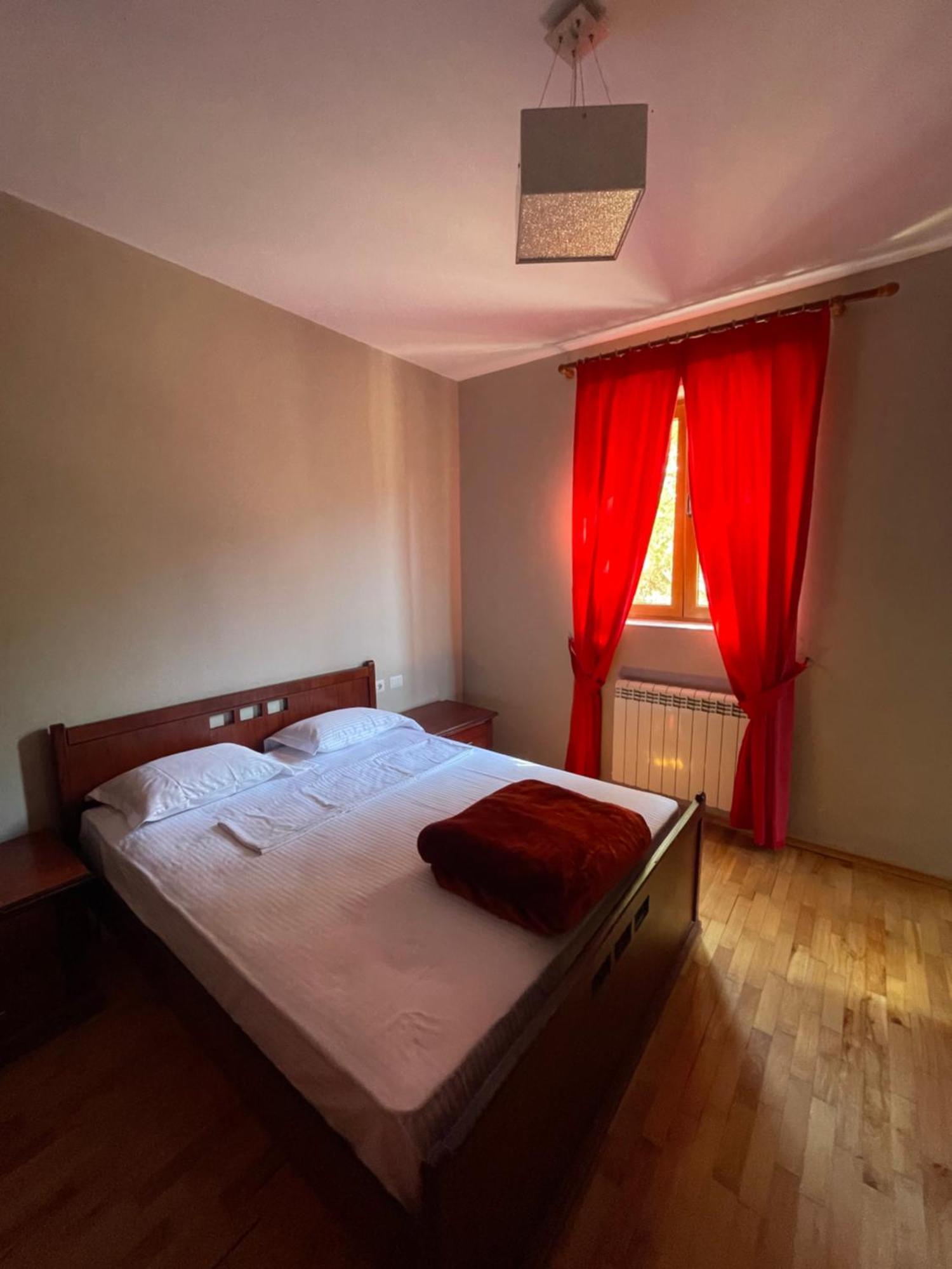 Lura Hotel Fushe-Lure Exterior photo