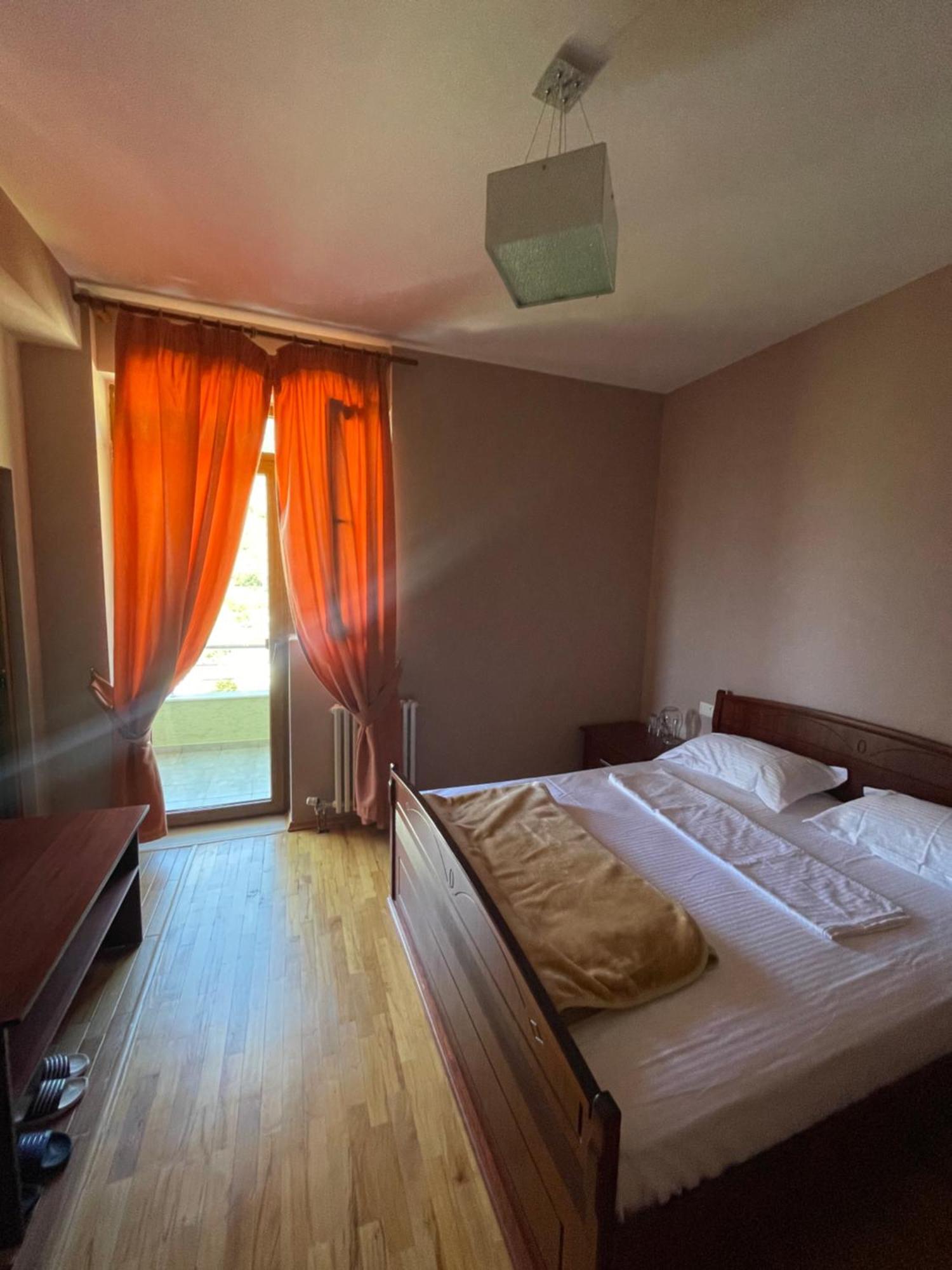 Lura Hotel Fushe-Lure Exterior photo