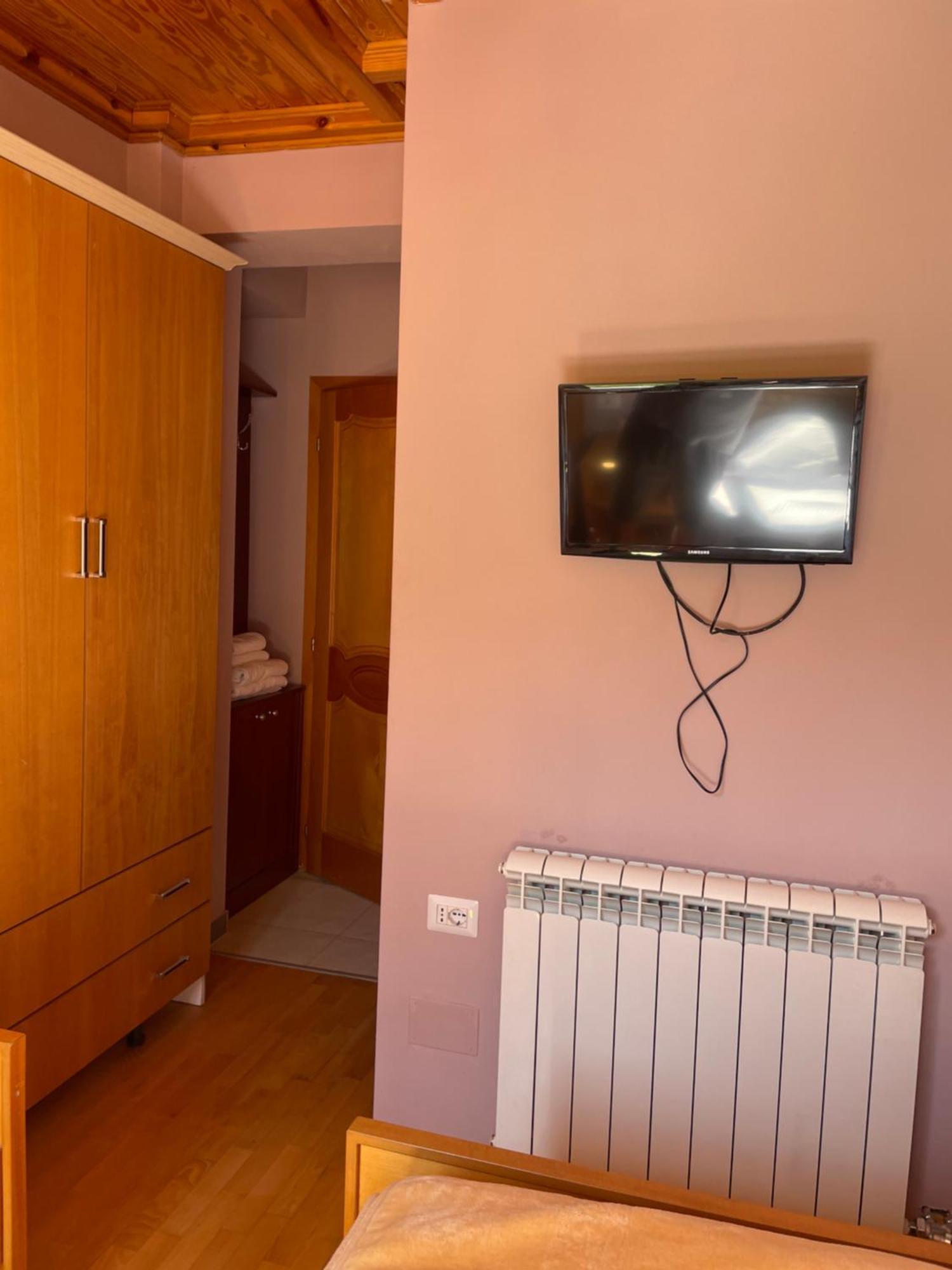 Lura Hotel Fushe-Lure Exterior photo