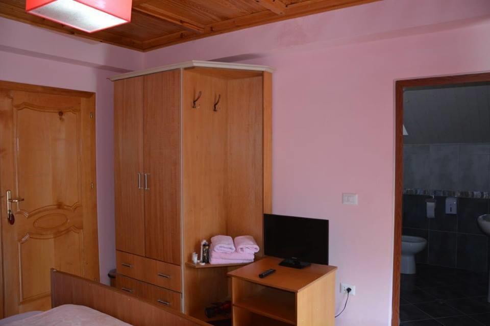 Lura Hotel Fushe-Lure Exterior photo